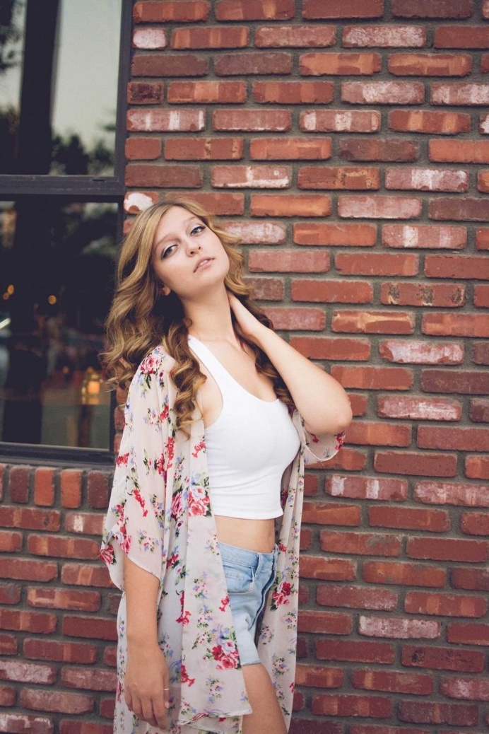 Natural-Light Portrait Photography by Rosemarie Buenrostro