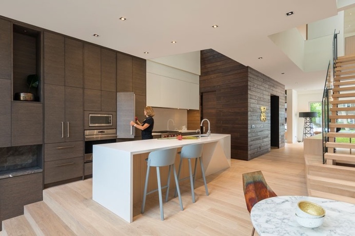 Two Slim Semi-Detached Dwellings / Architects Luc Bouliane