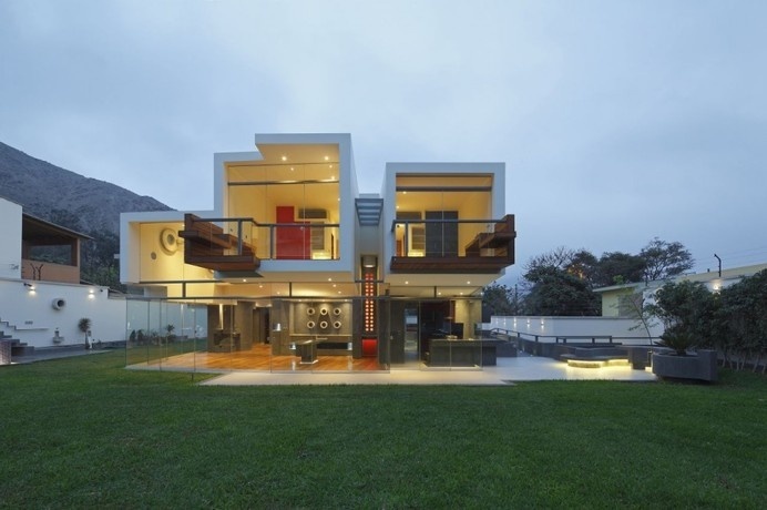 Ancestral Contemporary Architecture: 3D-Like Volumes Defining a House in Peru #architecture #contemporary #3d-like
