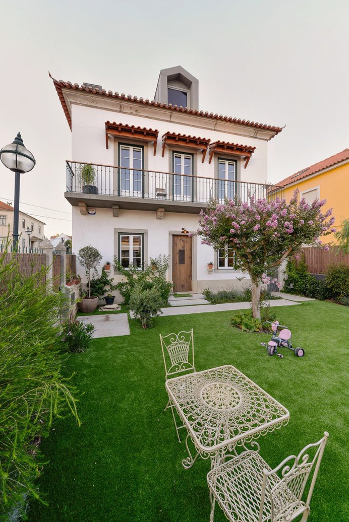 House in Estoril / Ricardo Moreno Arquitectos