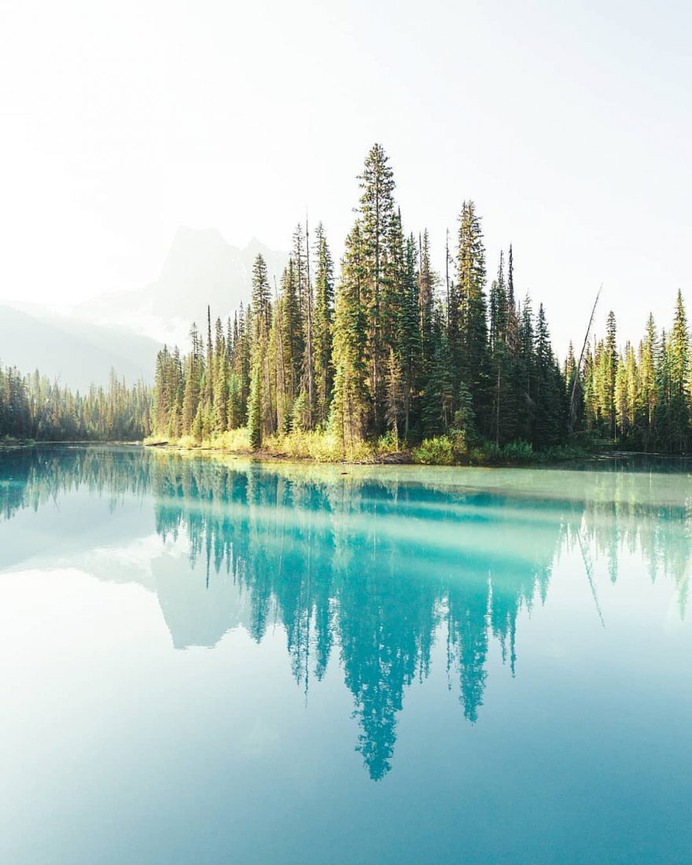 Beautiful Landscapes of Canadian Rocky Mountains by Jackson De Matos