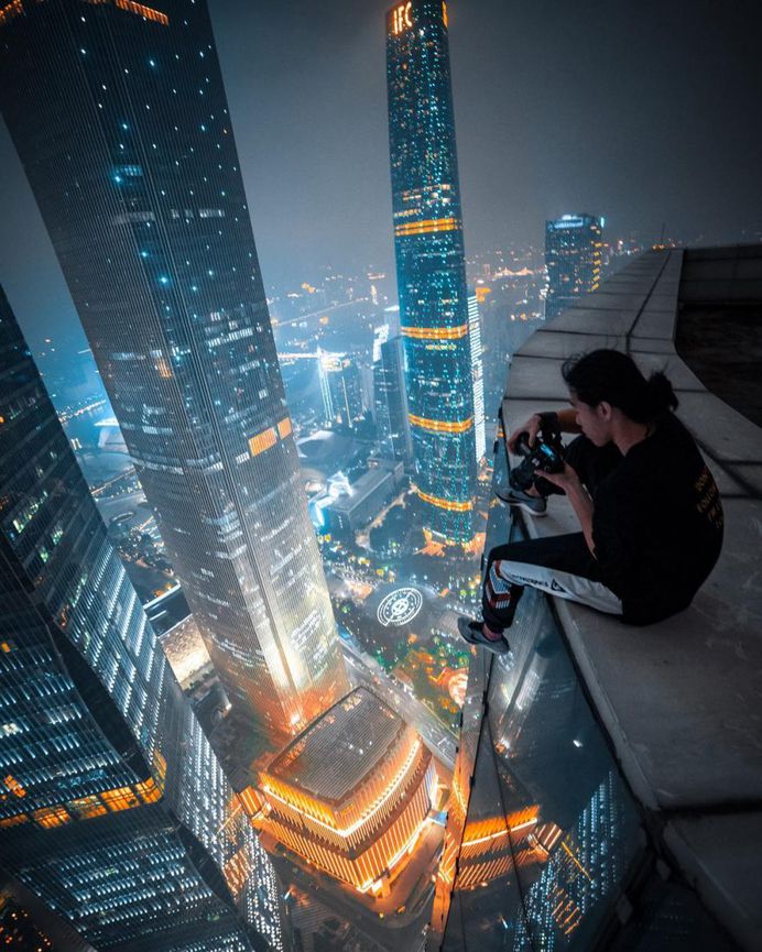 Cyberpunk Shanghai: Urban Photography by Victor Chiang
