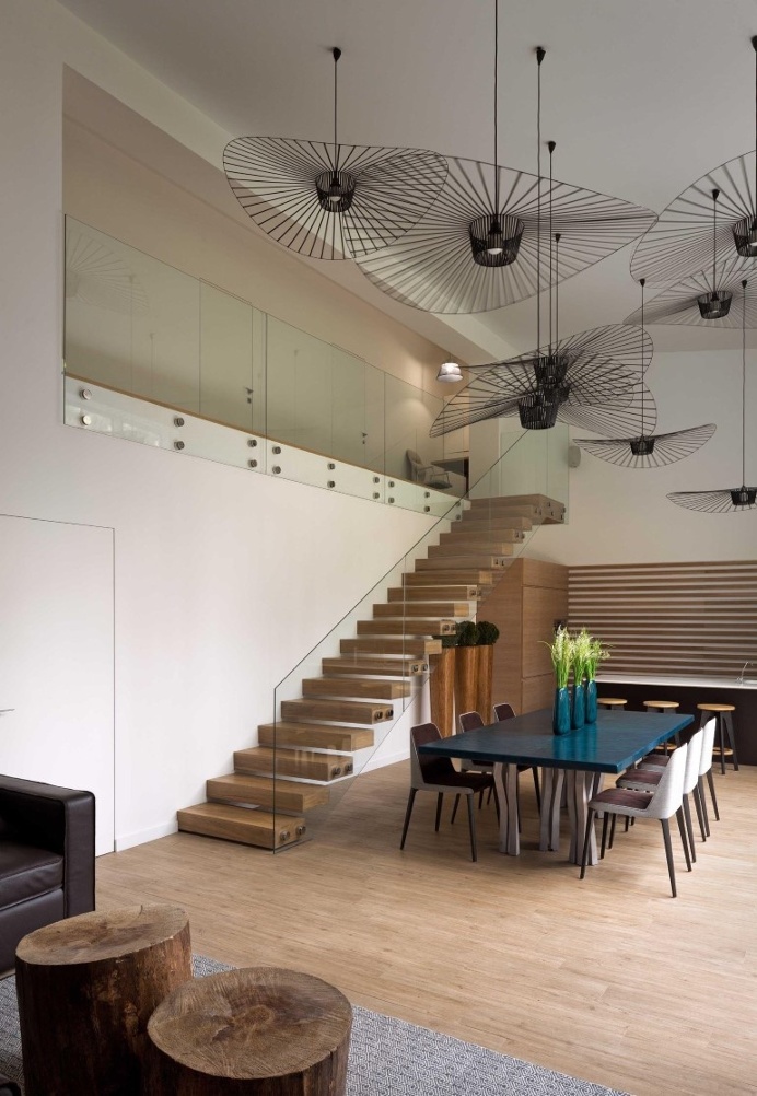 By Using an Optical Illusion This Family House Looks Much Bigger Inside Then It Is