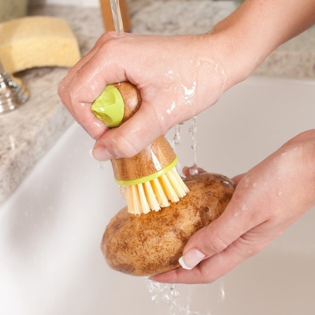 Tater Mate Potato Brush with Eye Remover #tech #flow #gadget #gift #ideas #cool