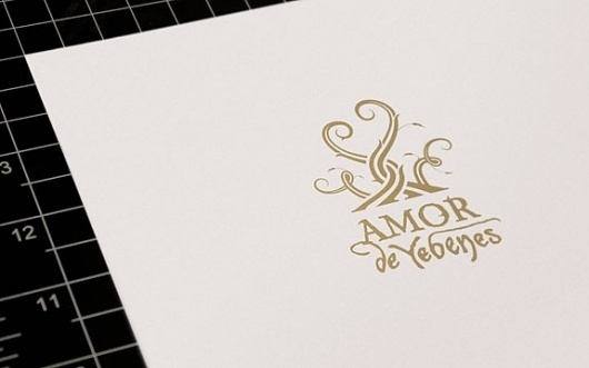 Imaginista Branding Inc. #mark #branding #wine #gold #logo