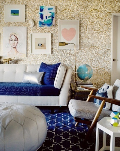 Joy Cho's Los Angeles living room #tables #decor #puffs