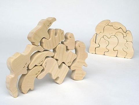 FFFFOUND! | bighug2.jpg (JPEG Image, 500x378 pixels) #wood #toy #hug