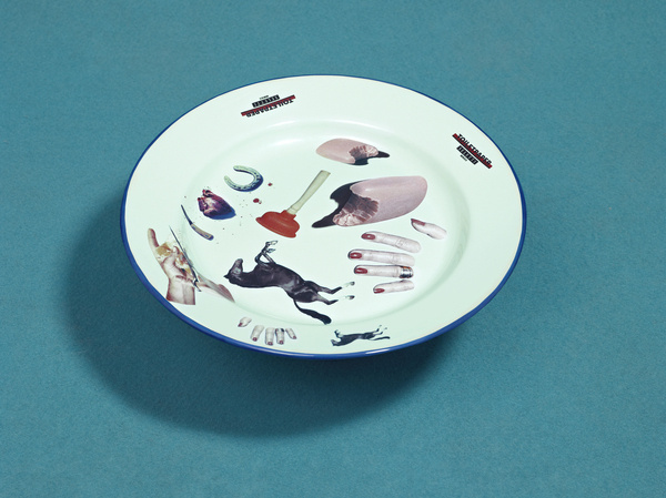 Seletti & Toilet Paper #plate #horse #lipstick