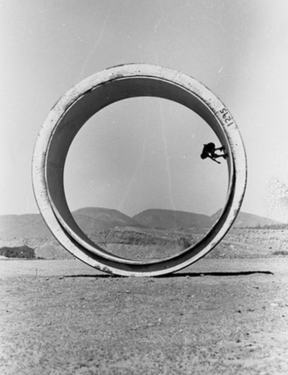 Baubauhaus. #white #black #skate #photography #and #circle