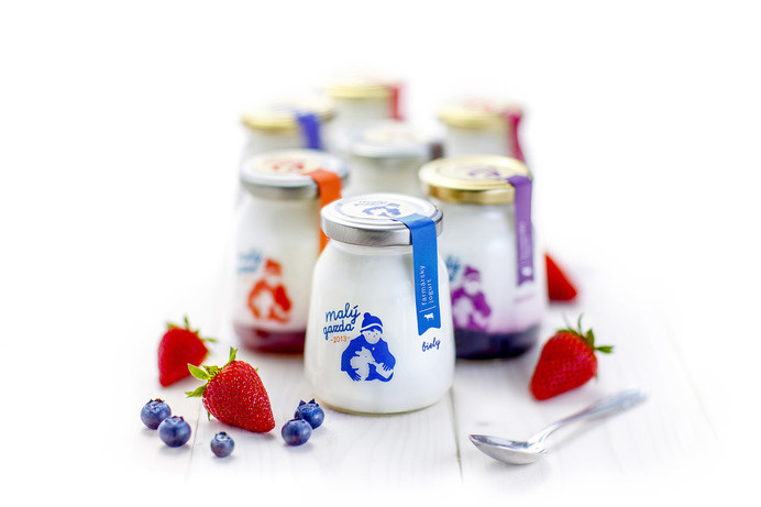 Before & After: Little Farmer — The Dieline #yogurt
