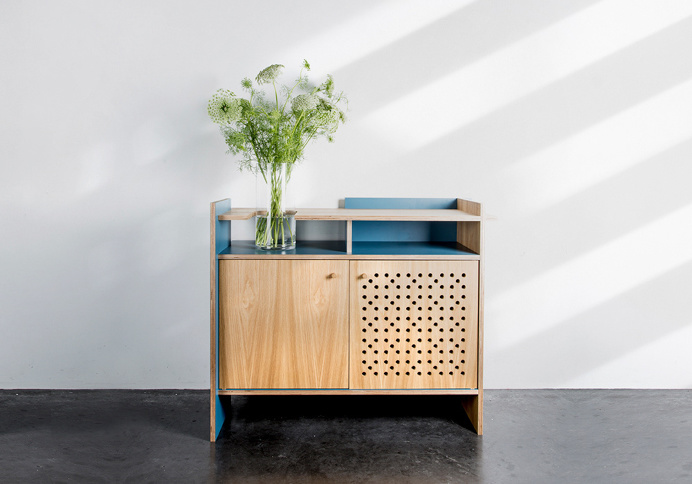 cupboard LIKO - plywood + oak veneer in combination with plywood + HPL - David Boon