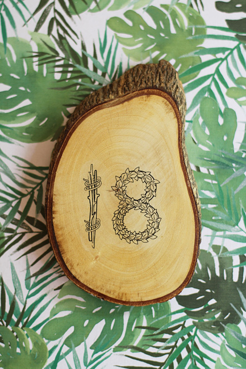 Eat Drink Chic #wood #design #lettering