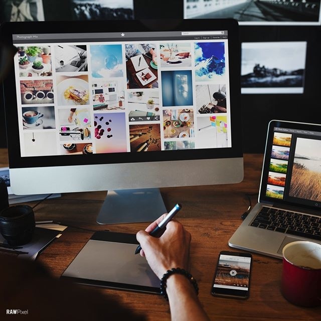 Life of creativity never ends 😘 . #Sample - Be inspired by Rawpixel.com. #designer #creative #workspace #workstation #office #layers