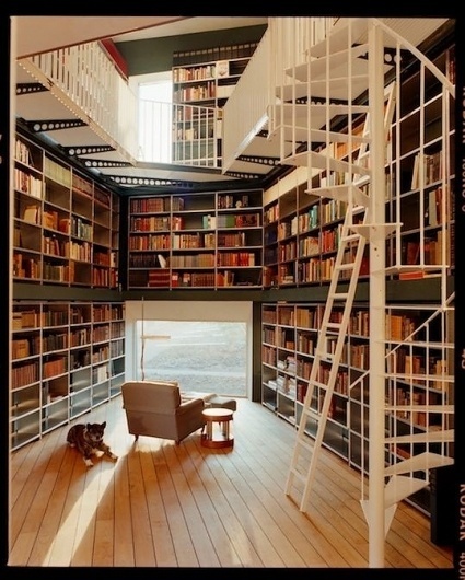 Awal Baru: Cara Mengatur Perpustakaan Pribadi Anda |  Terapi Apartemen #staircase #spiral #books #bookcase #library