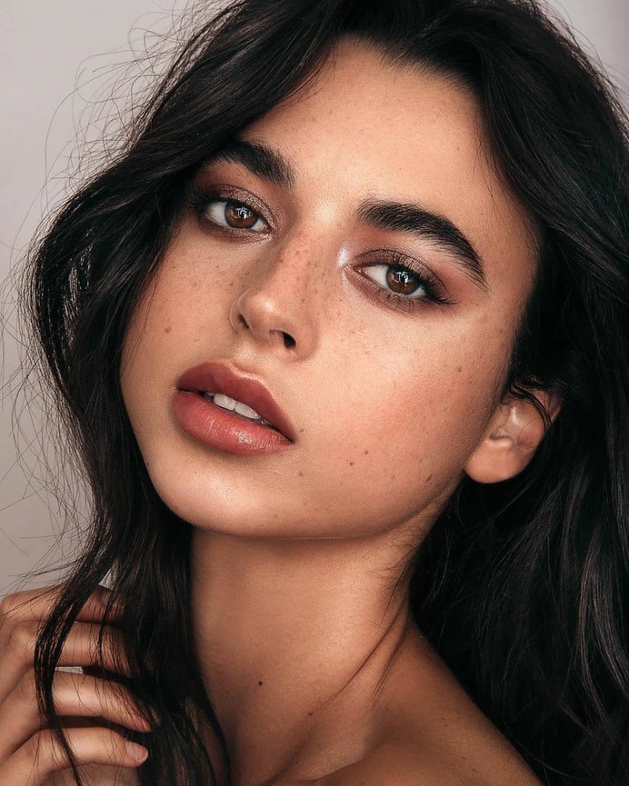 📸Photographer: Kate Whyte @katewhytephoto 🎀Model: Rei&ntilde;a Jacinta Silva @reinajsilva 📌Follow: @portraitistnet 🔖Tag: #portraitistnet (at Vancouver, British Columbia) https://www.instagram.com/p/B0RBlijJ92y/?igshid=1c6vgqnzjj3cx