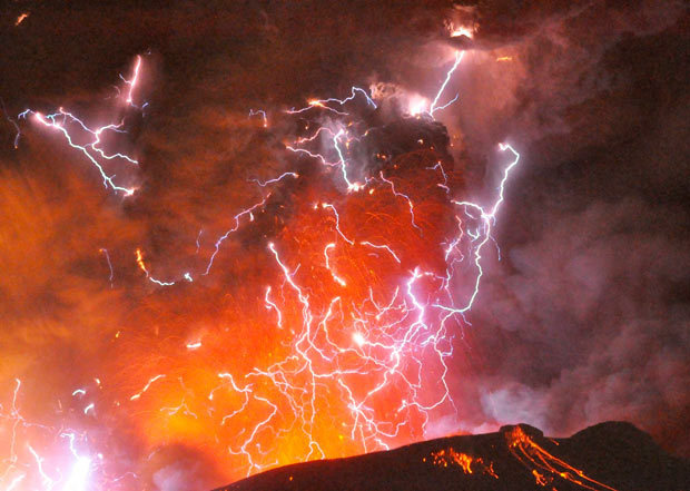 Volcanic lightning or a dirty thunderstorm is seen above Shinmoedake peak as it erupts, in Japan. It is not clear why bolts of lightning are #power #volcanic #eruption #lightning #volcano