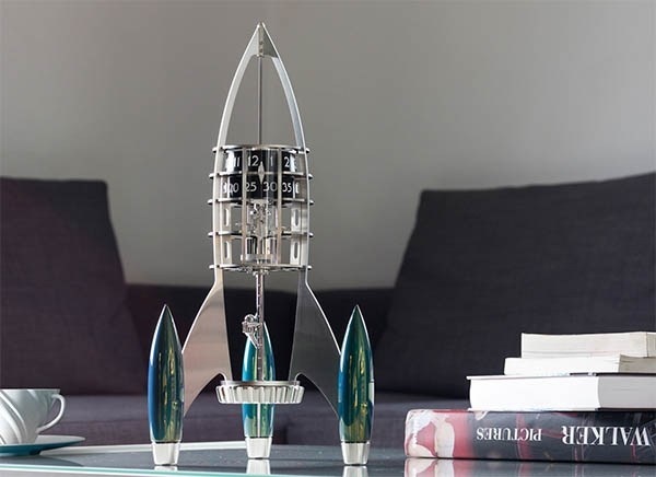 The rocket of childhood dreams - Destination Moon by MBandF + L'Epée 1839 #mbandf #lepee1839 #destinationmoon #cocreation #clock #tableclo