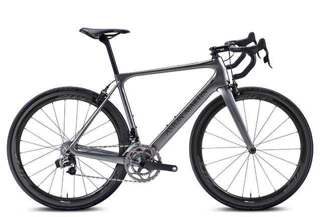 Aston Martin x Storck Fascenario.3