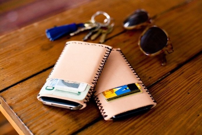 Nude iPhone Wallet #tech #flow #gadget #gift #ideas #cool