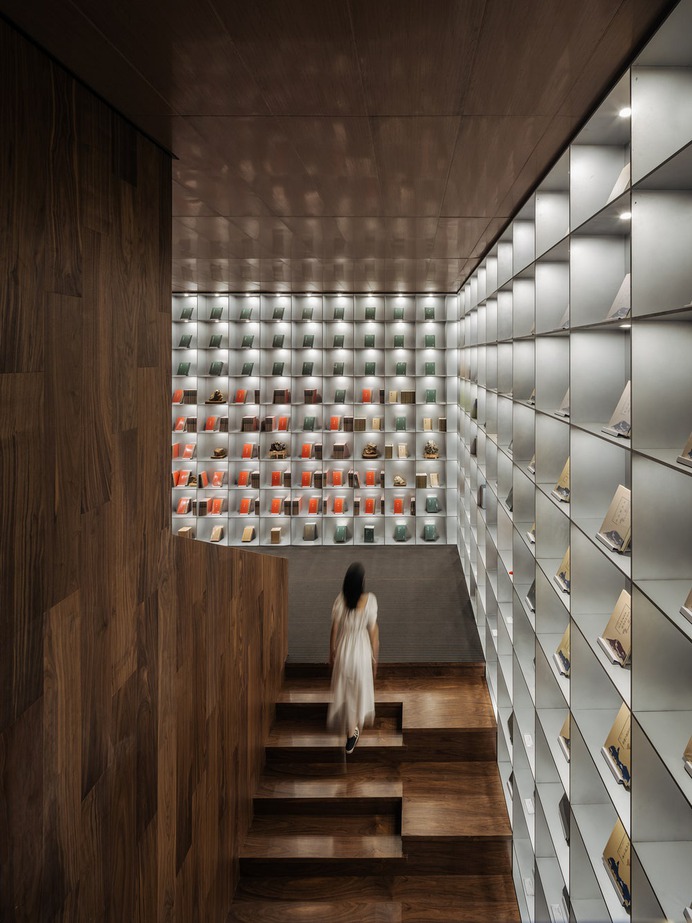 Books in Clouds - Duoyun Bookstore in Huangyan