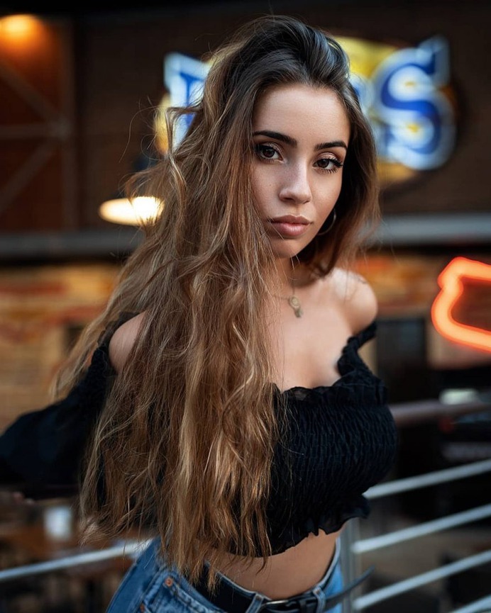 Gorgeous Female Portrait Photography by Luis Glz Uli