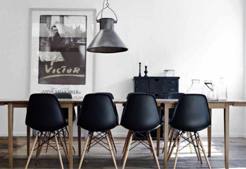 tumblr_lpmzxuRxeN1qau50i.png (500×343) #matte #homes #black #chairs