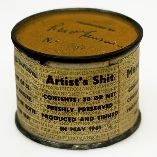 Piero_Manzoni_Artist's_shit.jpg (imagem JPEG, 1000×1000 pixels) #modernism #shit #can #art