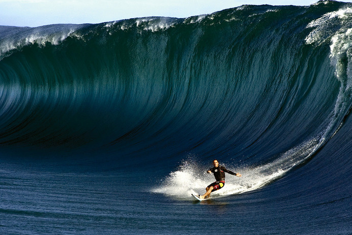 A Brief History of Surfing · Stampsy #sufing #kelly #wall #slater #barrel