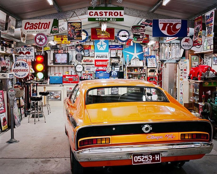 Great and easy steps to transform your garage into an epic man cave!