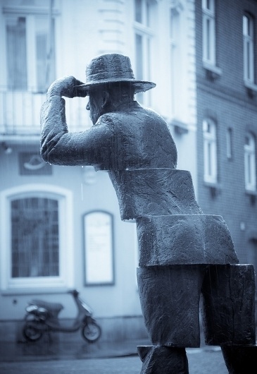 Colossal | An art and design blog. #statue #slice #divide
