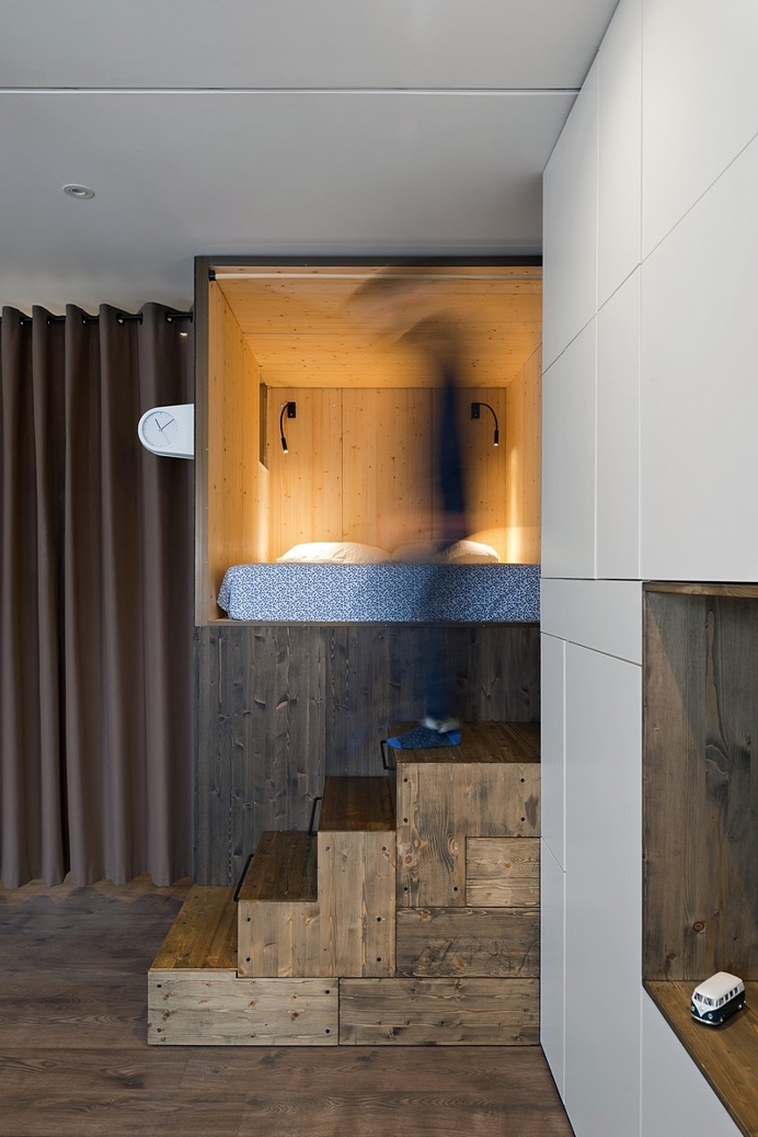 Small Flat for a Young Couple / Studio Bazi