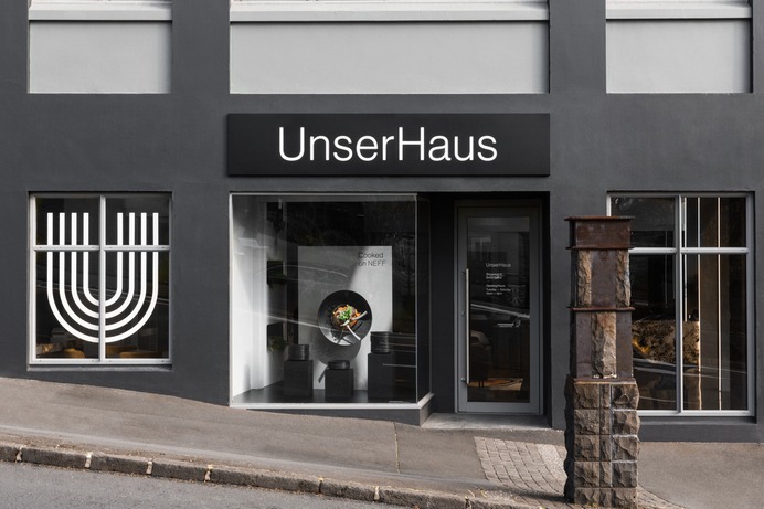 03-unserhaus_exterior.jpg (2500×1667)
