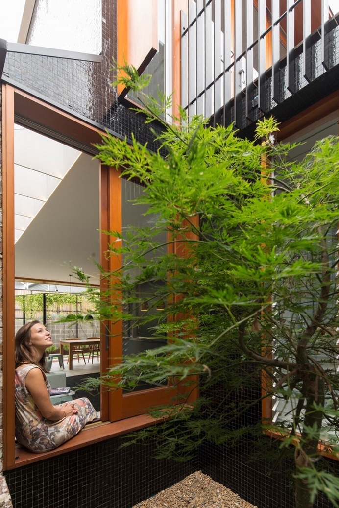 Down Size Up Size House by Carter Williamson Architects
