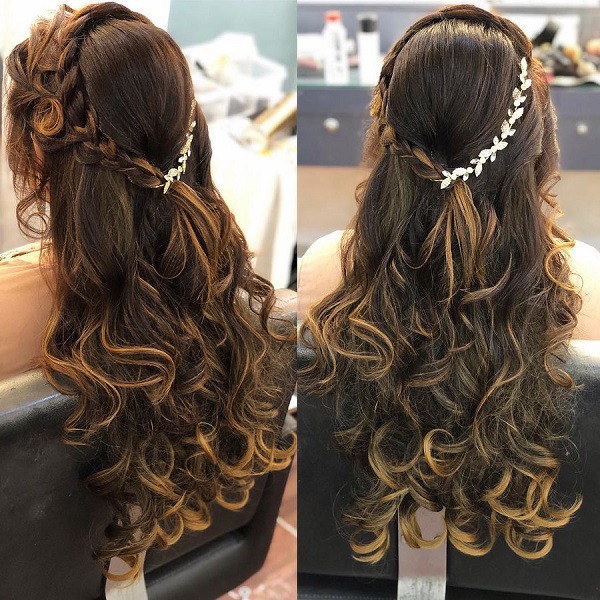 bride hairstyles for curly hair 2020