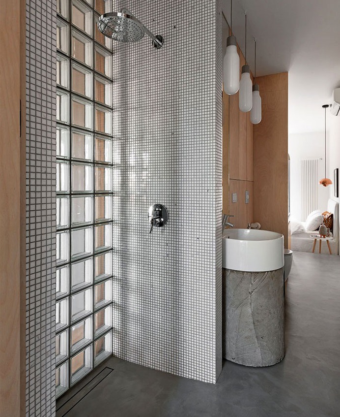 Small Urban Chic Apartment by Olha Wood - InteriorZine