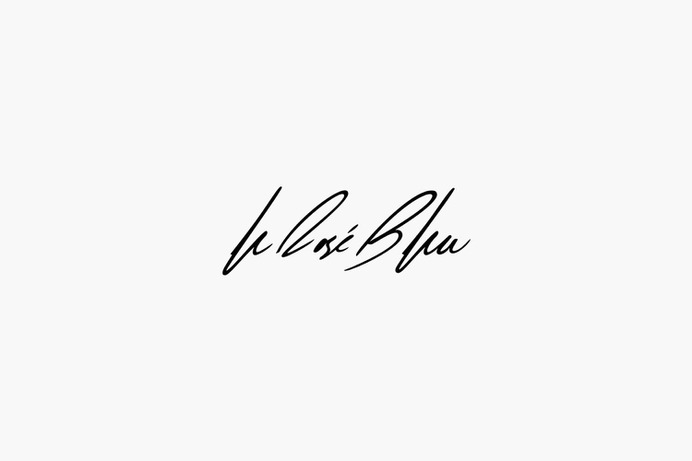 Le Rose Bleu Wine Packaging - Mindsparkle Mag Le Rose Blue represents a French premium rose wine generating awareness of the ocean's conservation. #logo #packaging #identity #branding #design #color #photography #graphic #design #gallery #blog #project #mindsparkle #mag #beautiful #portfolio #designer