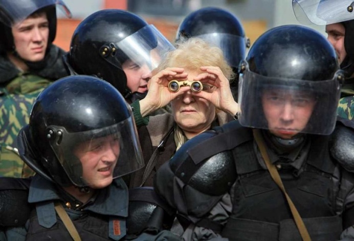 Alexander Petrosyan Captures Stunning and Completely Honest Photos of Russia