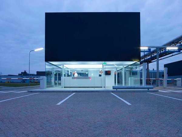 Gatehouse IPKW by NL Architects #minimal #minimalist #house