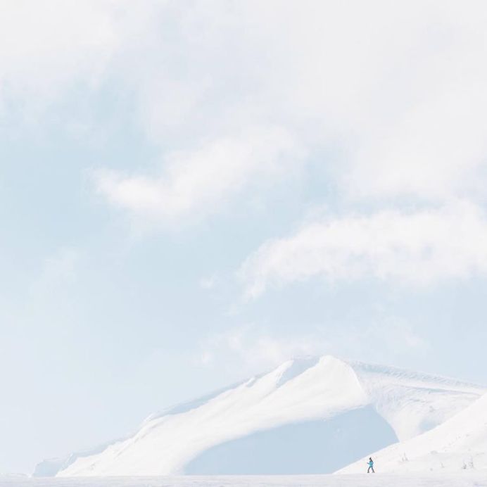 Creative and Colorful Minimalist Photography by Grigoriy Shkarupilo