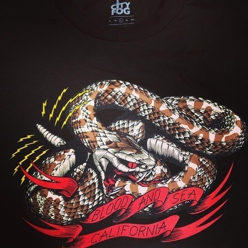 Designersgotoheaven.com New City Fog tees by @inkfxcorp Â http://bit.ly/ZjT2aX #snake