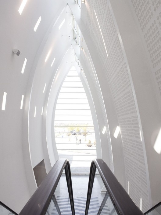 CJWHO ™ (Terminal Conection, Copenhagen, Denmark |...) #white #design #interiors #denmark #terminal #architecture #copenhagen