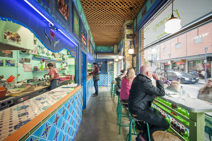 Deep blue Lazuli and Afghan flavors: Kutchi Deli Parwana by Studio Gram