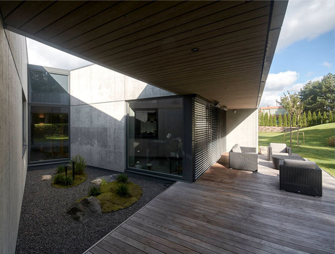 Modern House in Strong Connection with Environment - InteriorZine