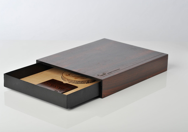 My physical portfolio on Behance #wood #case