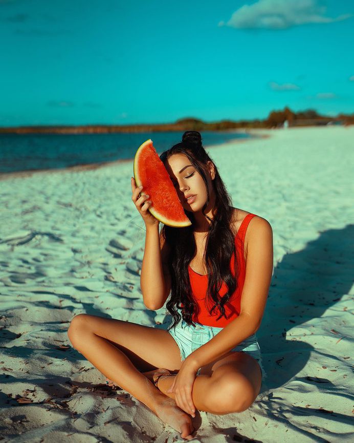 Moody and Lifestyle Female Portrait Photography by Geo Leon