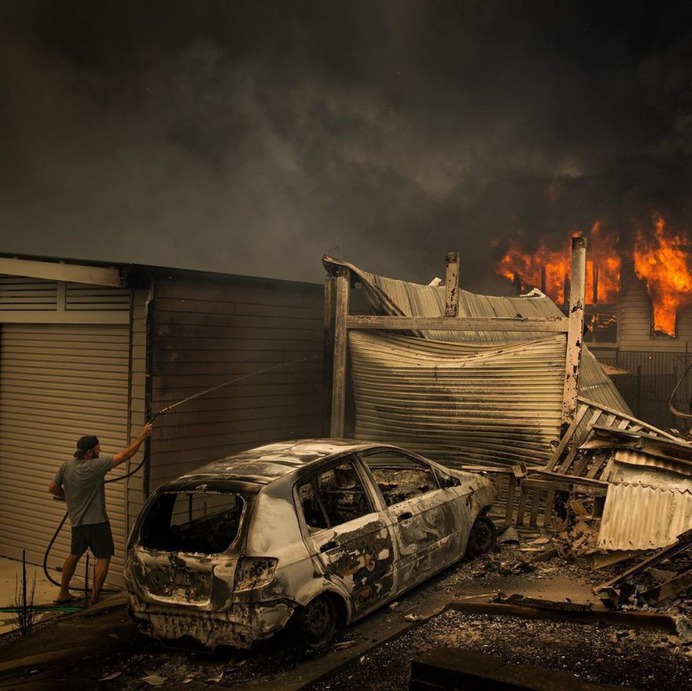 Photographer Matthew Abbott Documents Australia's Bushfire Crisis