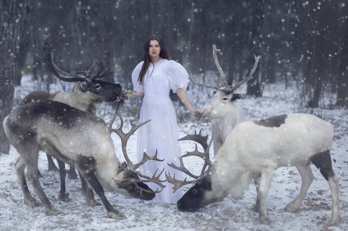 Katerina Plotnikova Captures Dreamy Portraits With Real Animals