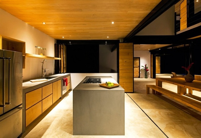Sustainable Terrace House Almost Completely Open To The Outside