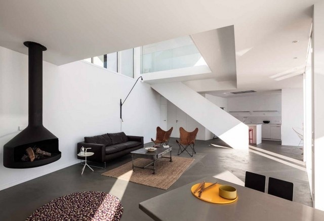 Geometric House with Several Points of View