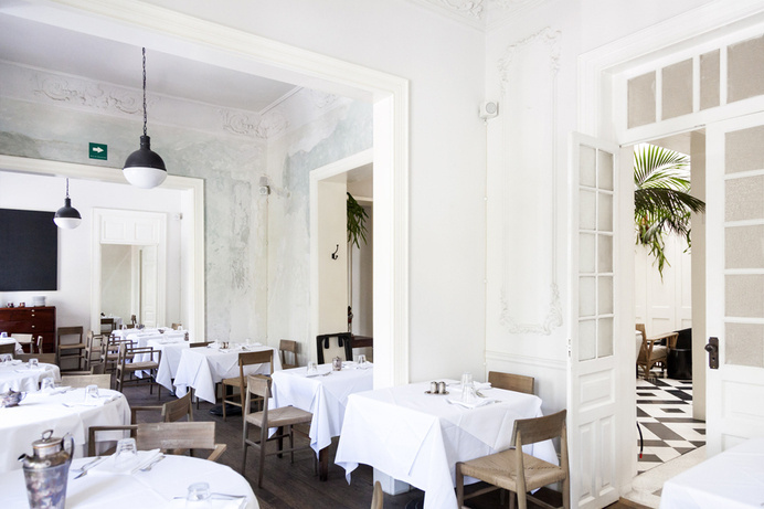 Casa Virginia #interior #cafe #white #restaurant